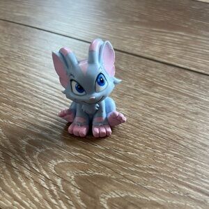 Neopets Striped Acara Collectors PVC Figure 2008